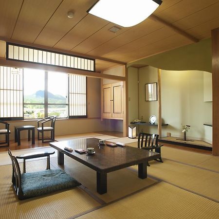 Готель Kazen No Sho Kuroishi Екстер'єр фото